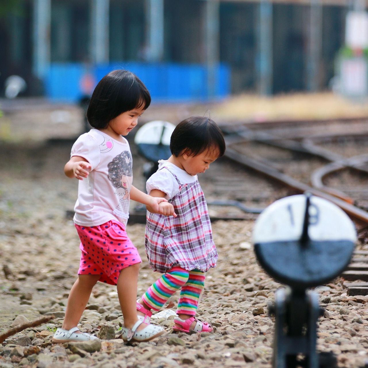 小学生のおねしょで病院受診が必要なサインは？
