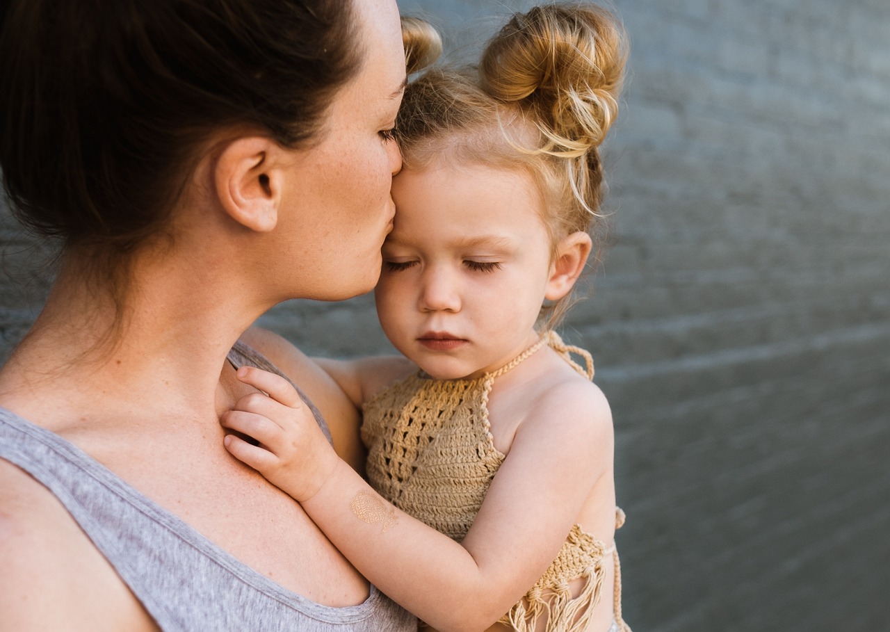 子供が吐いた時、病院にはいつ行くべき？